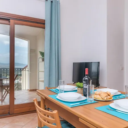Nicole House With Stunning View And Pool - Happy Apartmán *