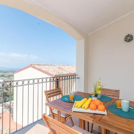 Nicole House With Stunning View And Pool - Happy アパート